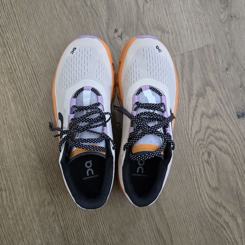 On Women's cloudmonster Running shoe